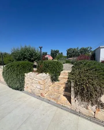 Il Carrubo La Dimora בית הארחה 4*