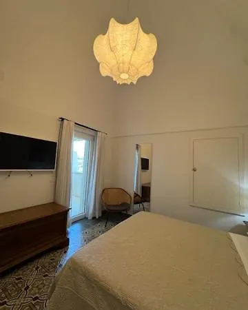 Il Carrubo La Dimora בית הארחה 4*