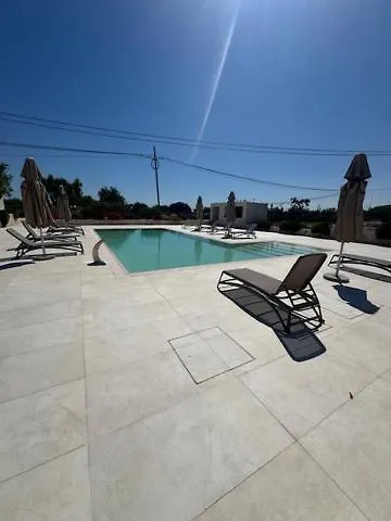 Il Carrubo La Dimora 4* モノーポリ